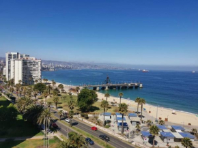 Hermoso y remodelado departamento frente al mar.
